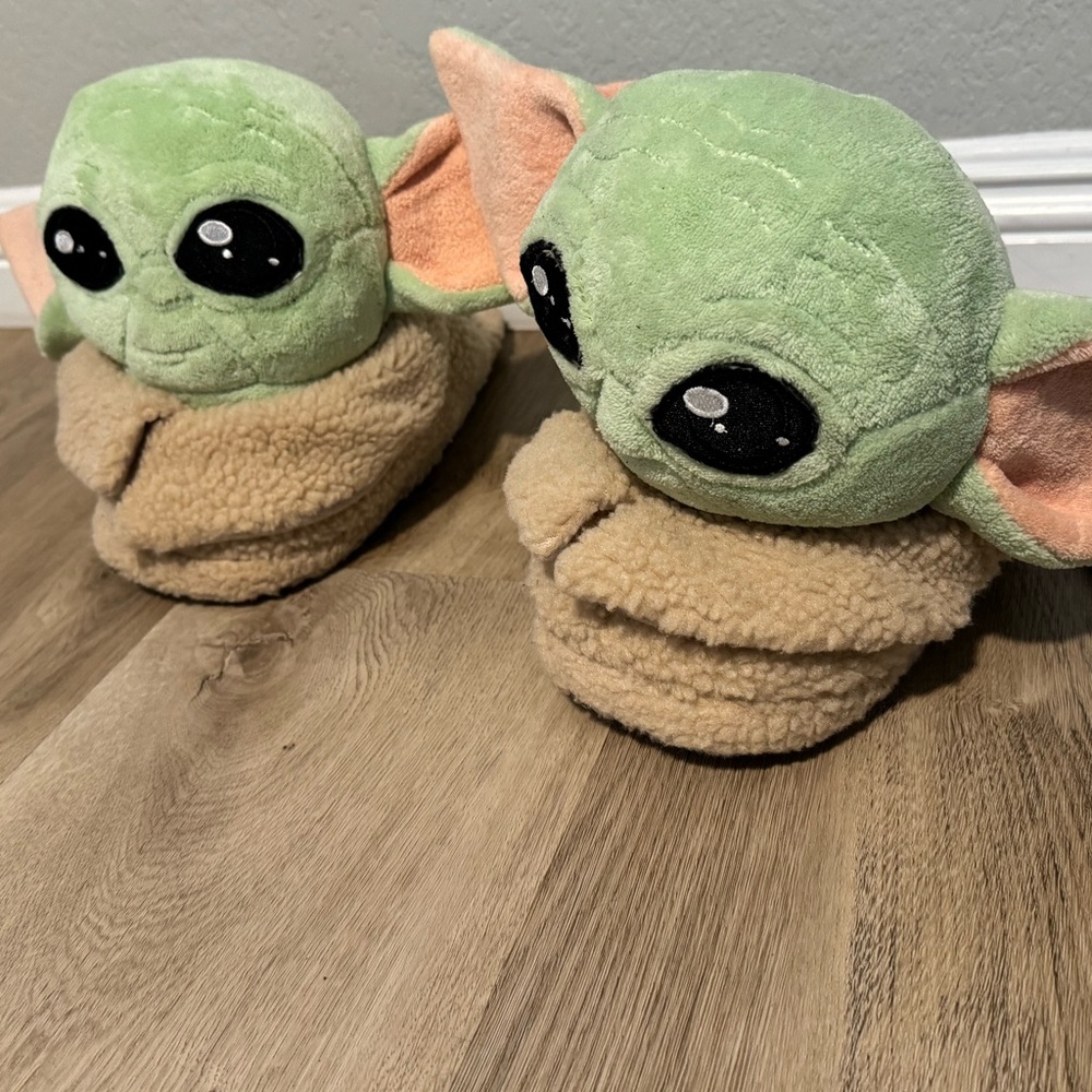 H&M Star Wars The Mandalorian Soft Slippers